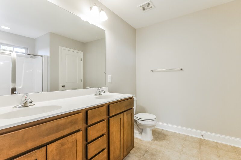 1,885/Mo, 195 Outwater Ridge Drive Garner, NC 27529 Master Bathroom View