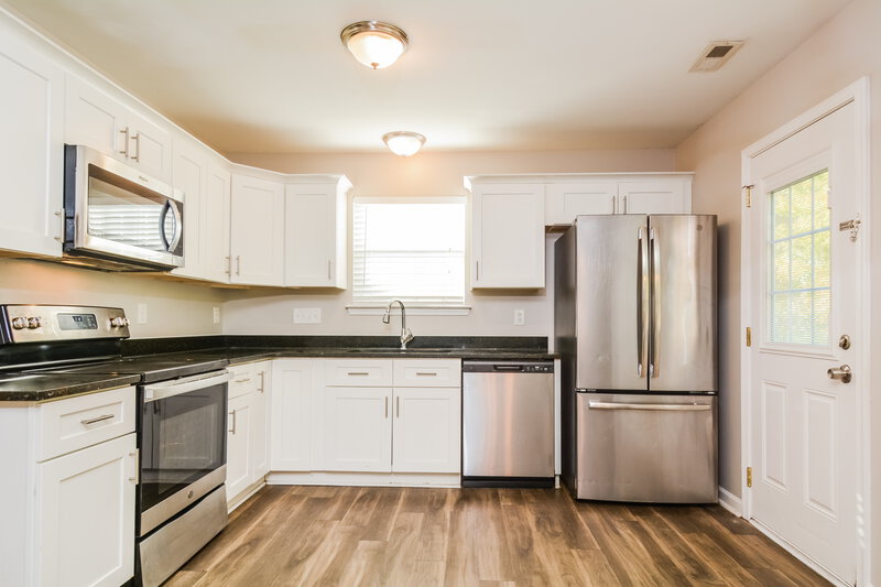2,710/Mo, 3928 Laurel Glen Drive Raleigh, NC 27610 Kitchen View