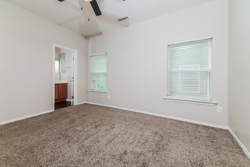 1,880/Mo, 309 Plymouth Dr Clayton, NC 27520 Main Bedroom View