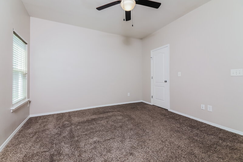 1,880/Mo, 309 Plymouth Dr Clayton, NC 27520 Main Bedroom View 2