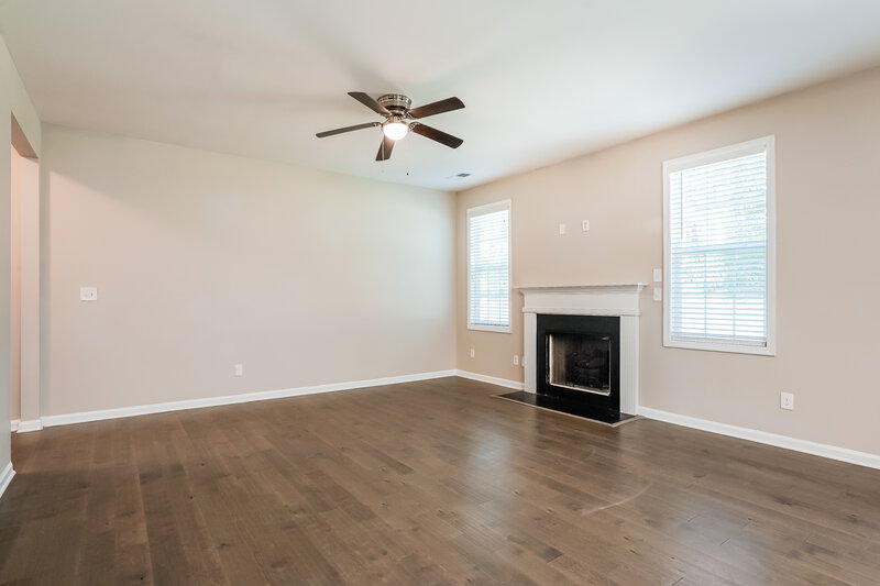 1,835/Mo, 316 E Webber Ln Clayton, NC 27527 Living Room View