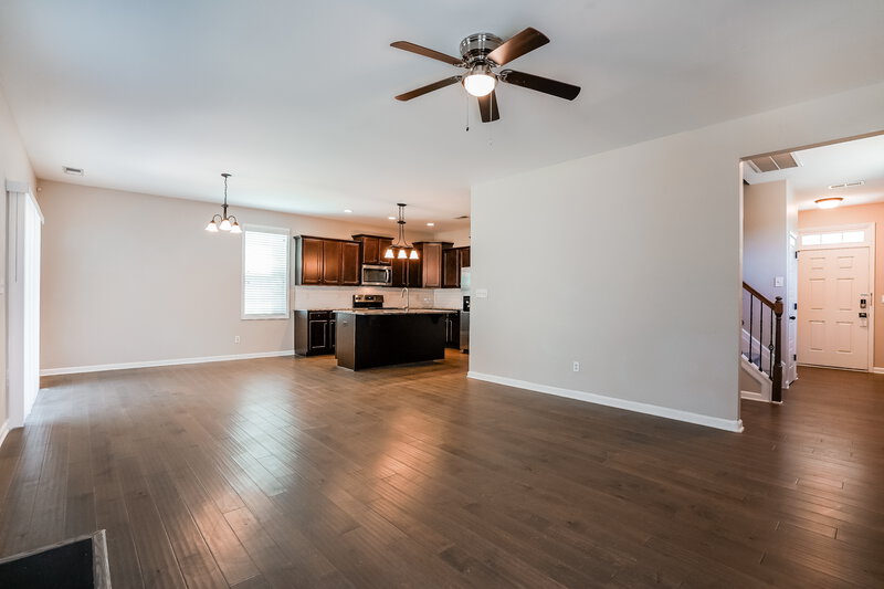 1,835/Mo, 316 E Webber Ln Clayton, NC 27527 Living Room View 2