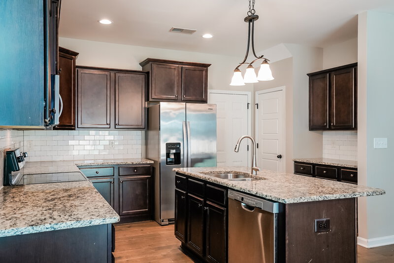 1,835/Mo, 316 E Webber Ln Clayton, NC 27527 Kitchen View 2