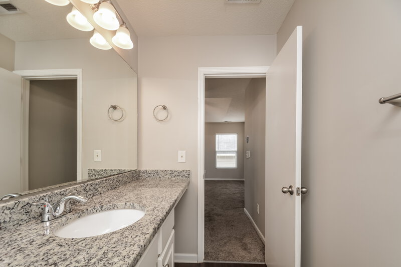 2,750/Mo, 3645 Brittlebank Drive Raleigh, NC 27610 Main Bathroom View