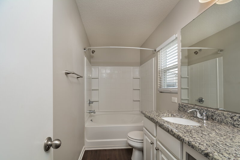 2,750/Mo, 3645 Brittlebank Drive Raleigh, NC 27610 Main Bathroom View 2