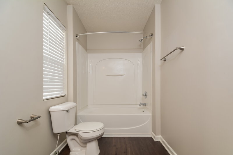 2,750/Mo, 3645 Brittlebank Drive Raleigh, NC 27610 Bathroom View