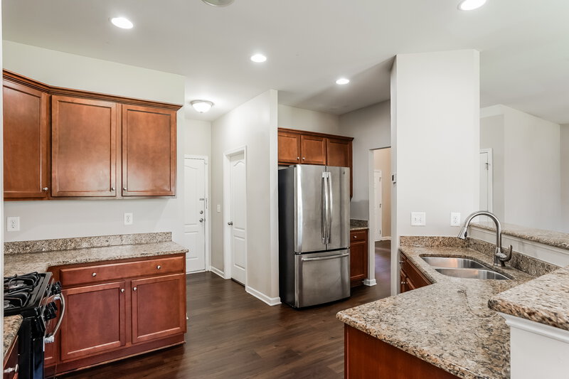 1,865/Mo, 1335 Lombar St Raleigh, NC 27610 Kitchen View