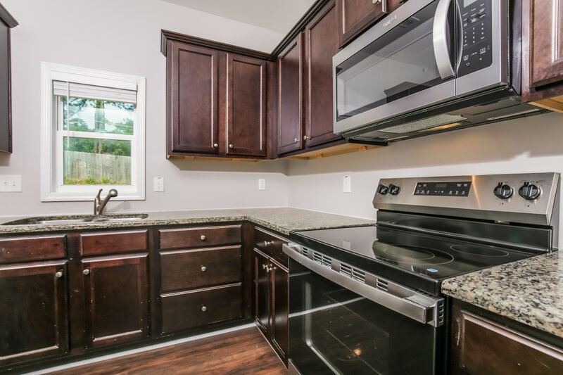 1,905/Mo, 377 Crawford Parkway Clayton, NC 27520 Kitchen View 2