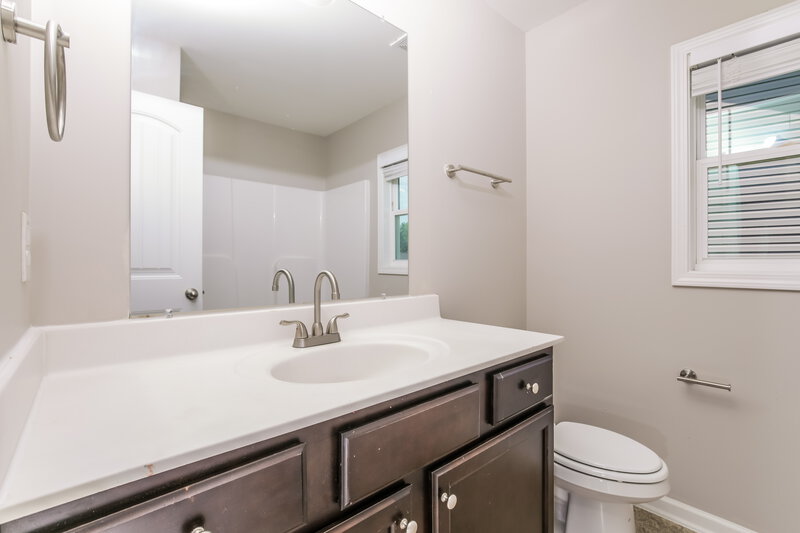 1,905/Mo, 377 Crawford Parkway Clayton, NC 27520 Bathroom View