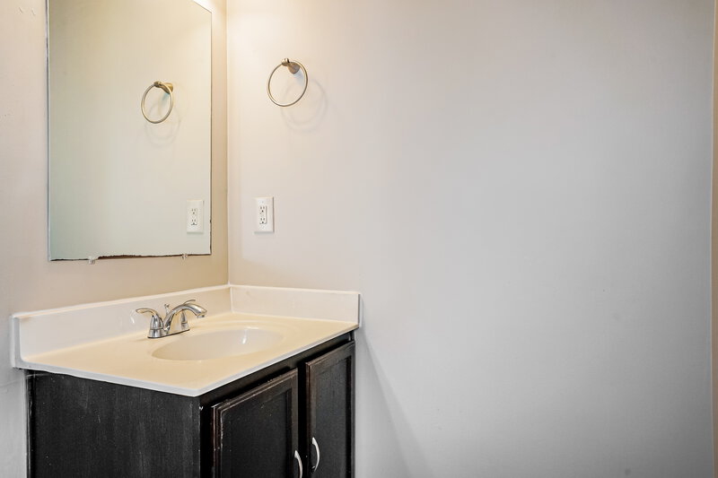 1,770/Mo, 535 Kerriann Lane Clayton, NC 27520 Bathroom View