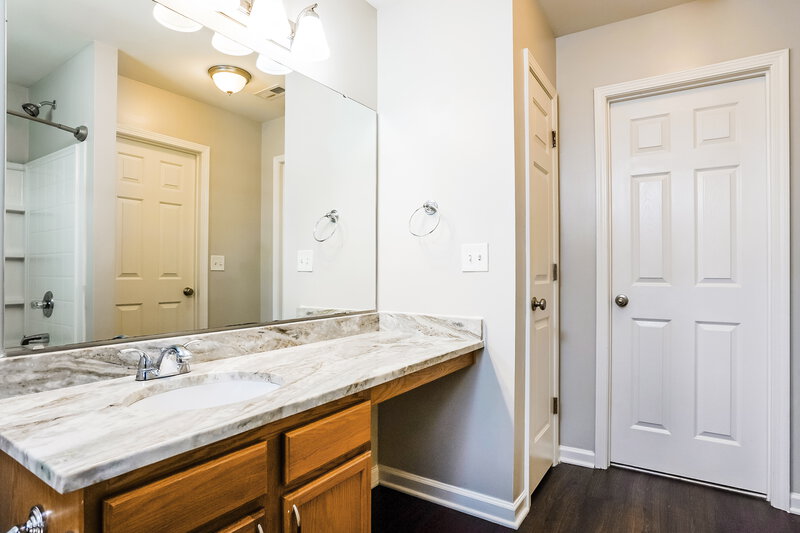1,830/Mo, 6037 Ladish Ln Raleigh, NC 27610 Main Bathroom View 2