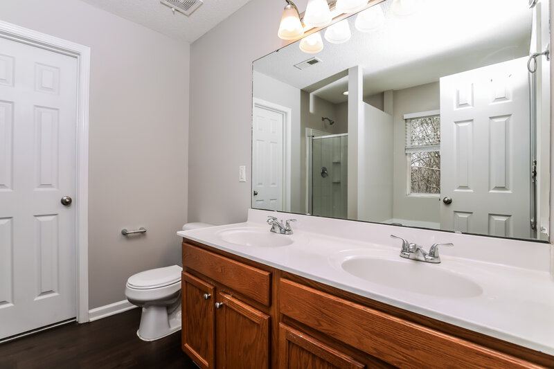 1,970/Mo, 21 Valleyfield Drive Clayton, NC 27527 Main Bathroom View