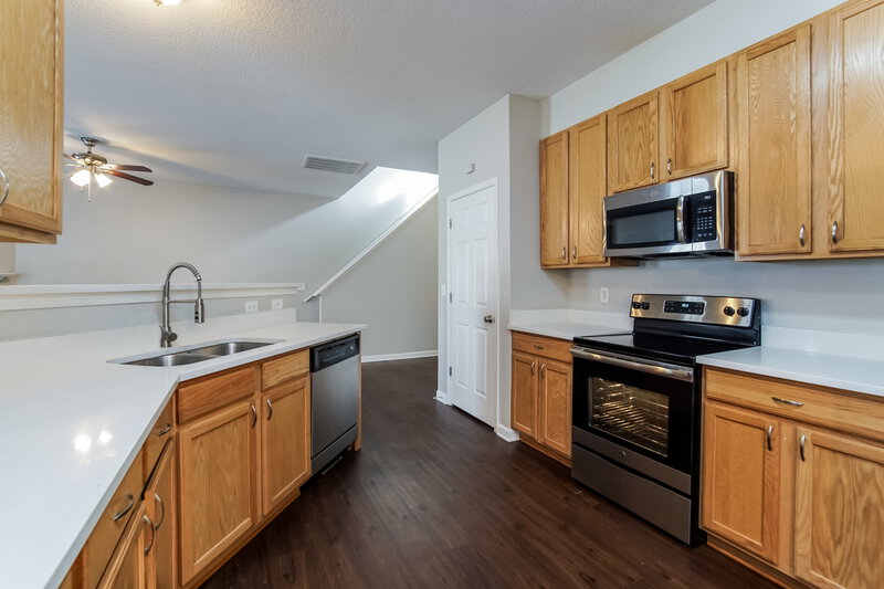 2,085/Mo, 4453 Cardinal Grove Boulevard Raleigh, NC 27616 Kitchen View 2