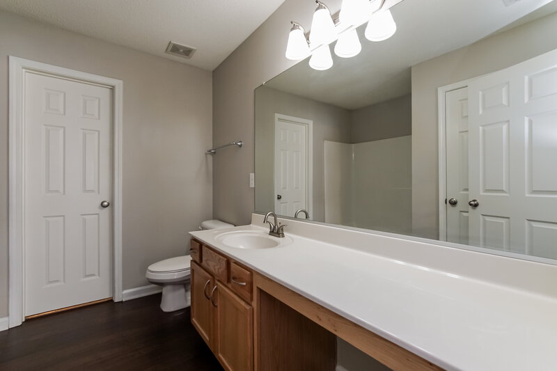 2,085/Mo, 4453 Cardinal Grove Boulevard Raleigh, NC 27616 Main Bathroom View