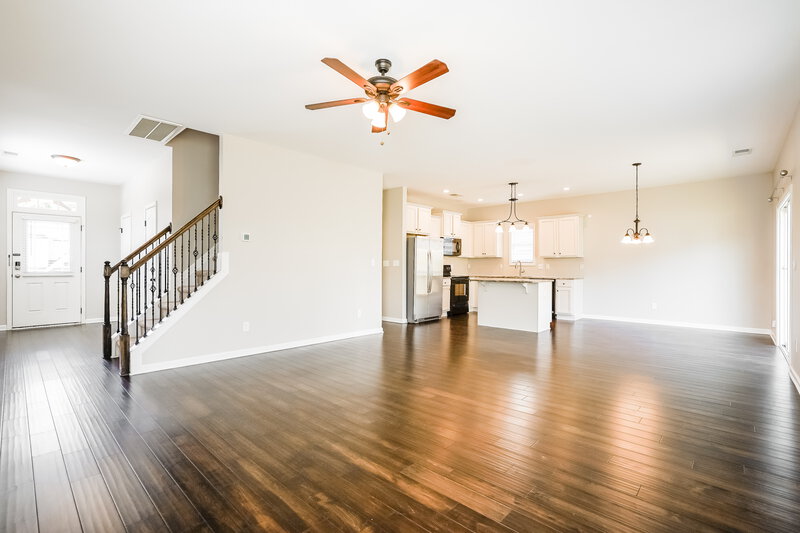 2,150/Mo, 14 W Lumber Court Clayton, NC 27520 Living Room View