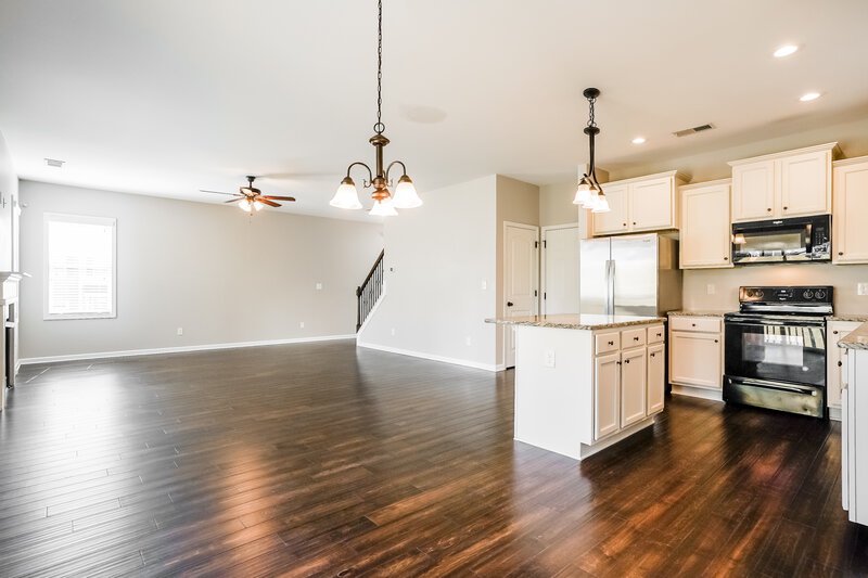 2,150/Mo, 14 W Lumber Court Clayton, NC 27520 Dining Room View 2