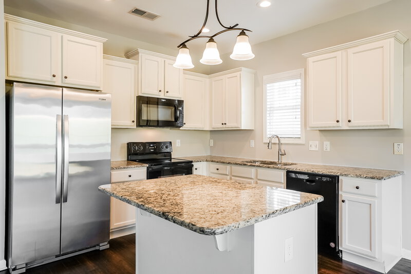 2,150/Mo, 14 W Lumber Court Clayton, NC 27520 Kitchen View