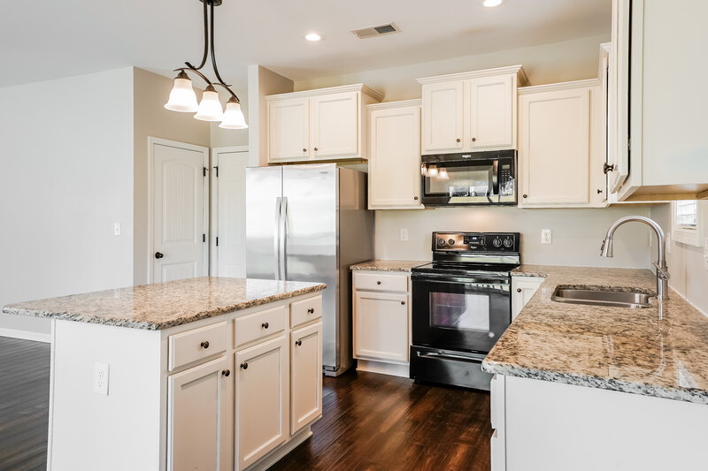 2,150/Mo, 14 W Lumber Court Clayton, NC 27520 Kitchen View 2
