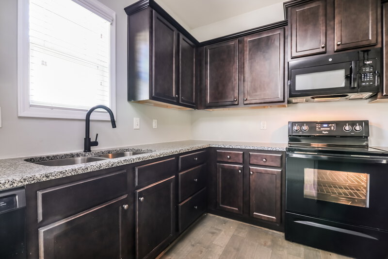 0/Mo, 26 W Lumber Court Clayton, NC 27520 Kitchen View 2