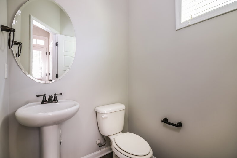 0/Mo, 26 W Lumber Court Clayton, NC 27520 Bathroom View 2