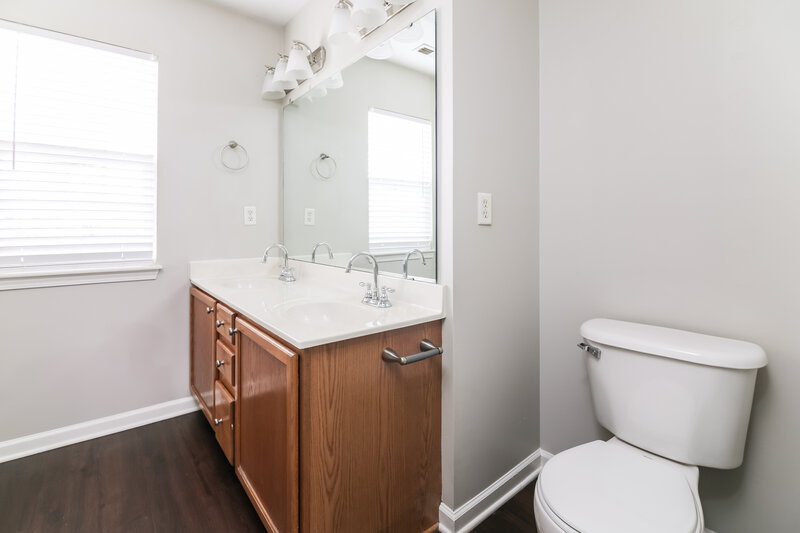 2,120/Mo, 1513 Clover Ridge Court Raleigh, NC 27610 Main Bathroom View