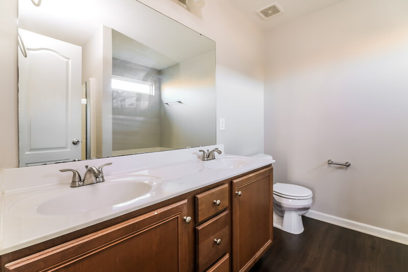 1,800/Mo, 1116 Early Rise Street Raleigh, NC 27610 Main Bathroom View