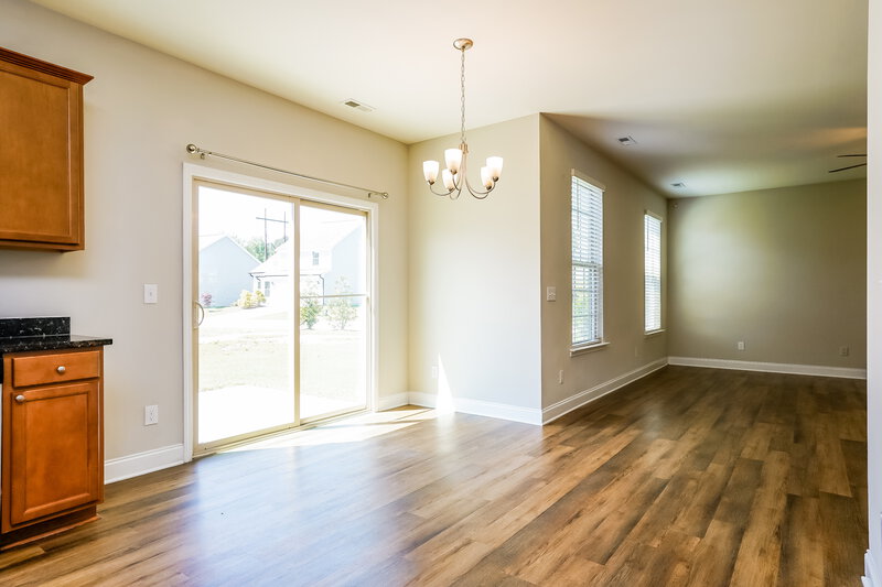 2,135/Mo, 422 River Dell Townes Ave Clayton, NC 27527 Breakfast Nook View