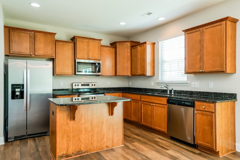 2,135/Mo, 422 River Dell Townes Ave Clayton, NC 27527 Kitchen View
