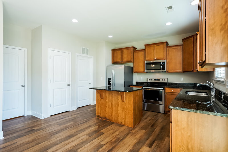 2,135/Mo, 422 River Dell Townes Ave Clayton, NC 27527 Kitchen View 2