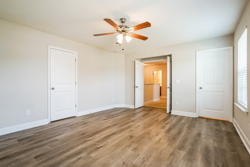 2,135/Mo, 422 River Dell Townes Ave Clayton, NC 27527 Main Bedroom View 2