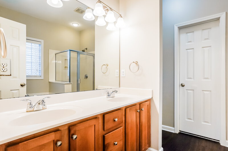 1,960/Mo, 125 Pearson Place Clayton, NC 27527 Main Bathroom View 2