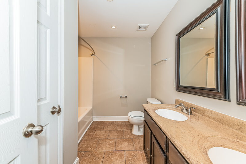 2,455/Mo, 6412 Willowlawn Dr Wake Forest, NC 27587 Main Bathroom View