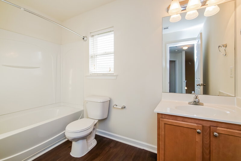 1,820/Mo, 618 Averasboro Drive Clayton, NC 27520 Bathroom View