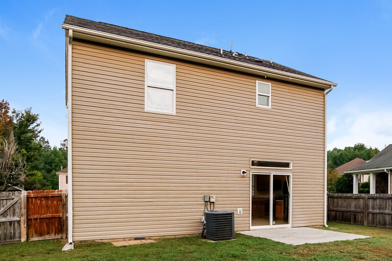 1,820/Mo, 618 Averasboro Drive Clayton, NC 27520 Rear View 2