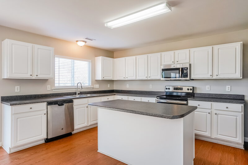 1,920/Mo, 76 Averasboro Dr Clayton, NC 27520 Kitchen View