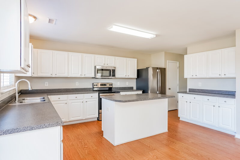 1,920/Mo, 76 Averasboro Dr Clayton, NC 27520 Kitchen View 2