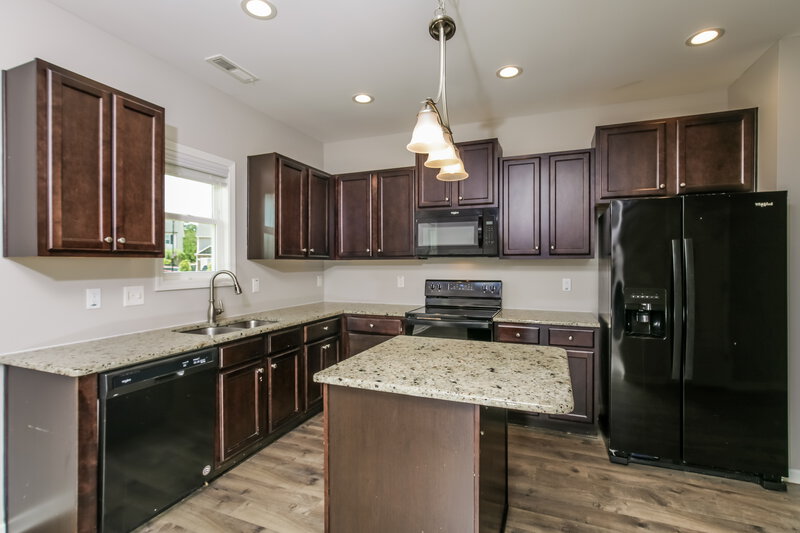 1,860/Mo, 125 Crawford Parkway Clayton, NC 27520 Kitchen View