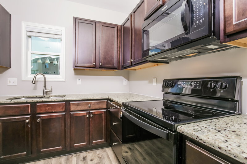1,860/Mo, 125 Crawford Parkway Clayton, NC 27520 Kitchen View 2