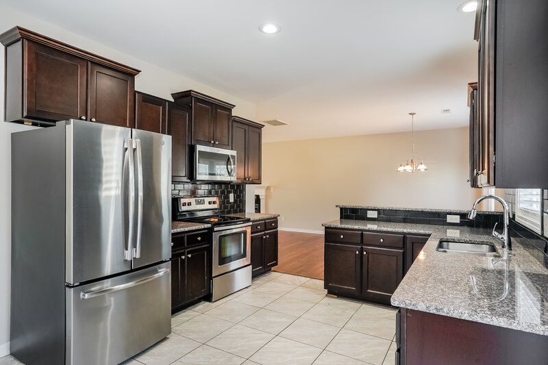 2,065/Mo, 229 Darecrest Ln Wendell, NC 27591 Kitchen View 2