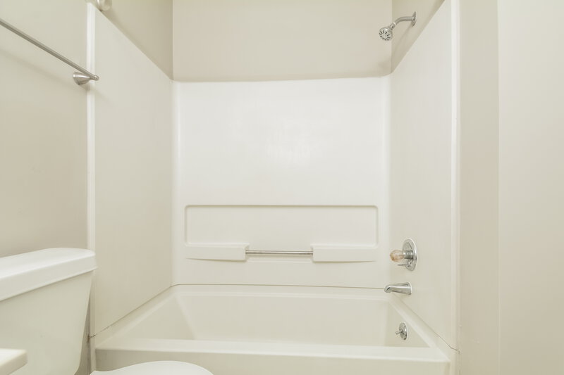 2,700/Mo, 2425 Canvasback Court Raleigh, NC 27616 Bathroom View