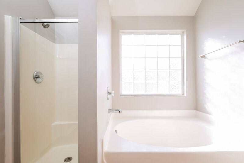 1,945/Mo, 5212 Chasteal Trl Raleigh, NC 27610 Main Bathroom View 2