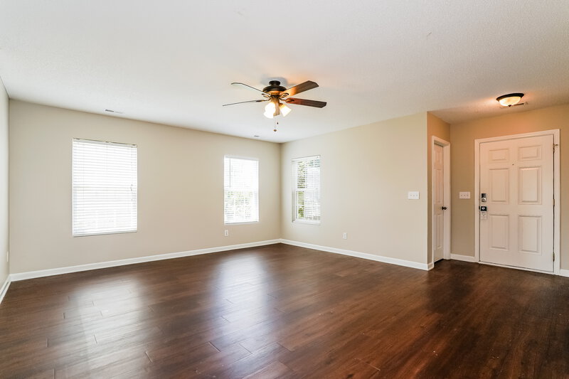 0/Mo, 1101 Tellis Drive Knightdale, NC 27545 Living Room View