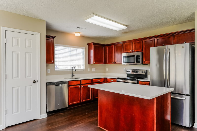 0/Mo, 1101 Tellis Drive Knightdale, NC 27545 Kitchen View 2