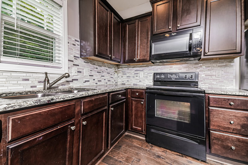 2,780/Mo, 157 Golden Gate Parkway Clayton, NC 27520 Kitchen View