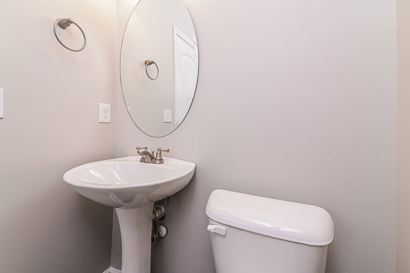 2,780/Mo, 157 Golden Gate Parkway Clayton, NC 27520 Bathroom View 2