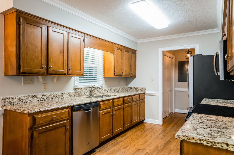 2,000/Mo, 1011 Mingo Pl Knightdale, NC 27545 Kitchen View 2