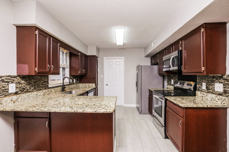 2,050/Mo, 2805 Fernhurst Ct Raleigh, NC 27604 Kitchen View 2