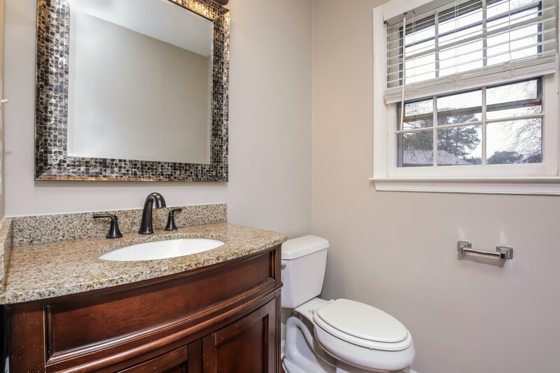 2,050/Mo, 2805 Fernhurst Ct Raleigh, NC 27604 Bathroom View 2