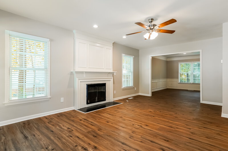 2,425/Mo, 4936 Bivens Dr Raleigh, NC 27616 Living Room View 2