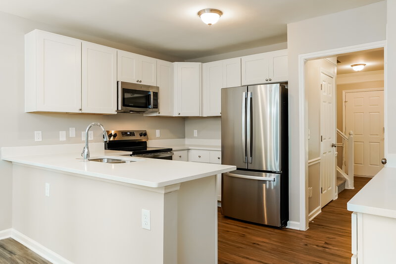 2,425/Mo, 4936 Bivens Dr Raleigh, NC 27616 Kitchen View